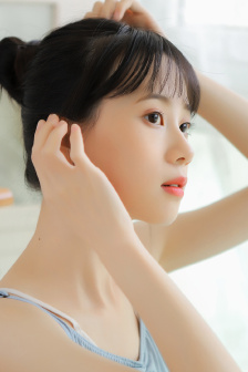 被两个领导夹在中间